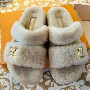 Louis Vuitton Women's Beige Fur Slippers